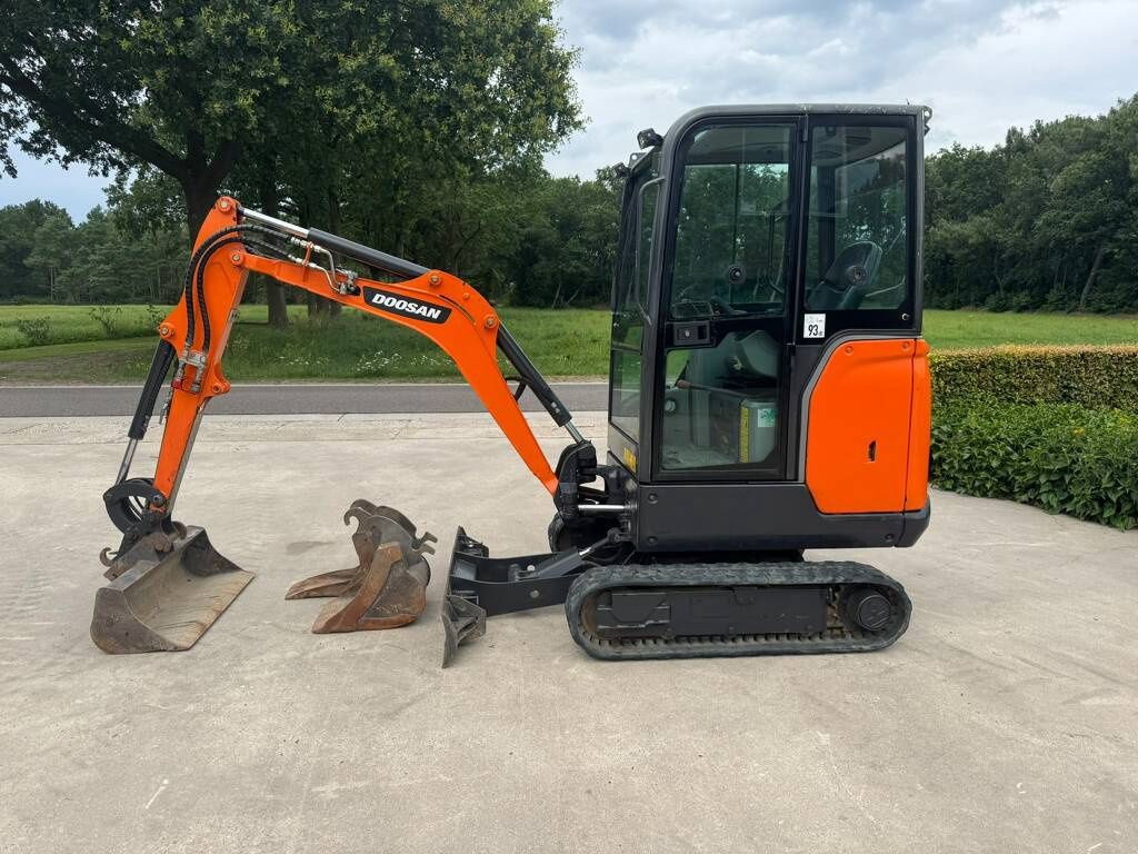 Doosan dx19