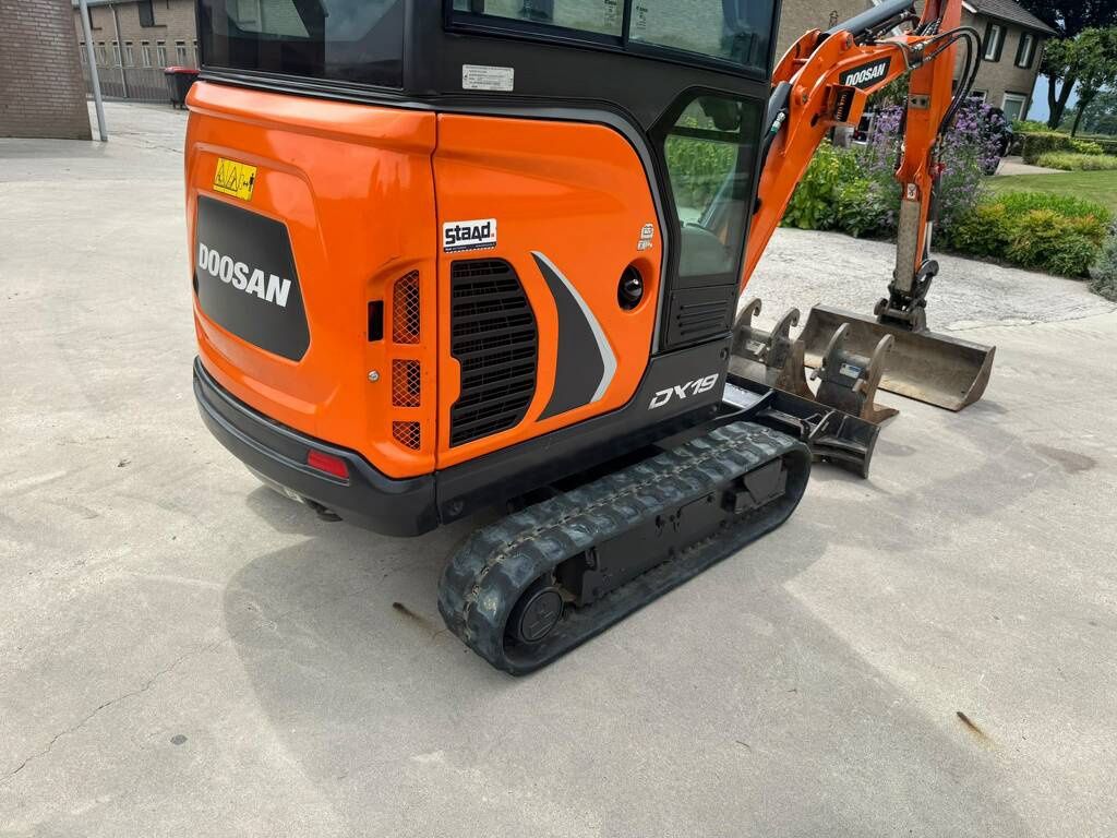 Doosan dx19