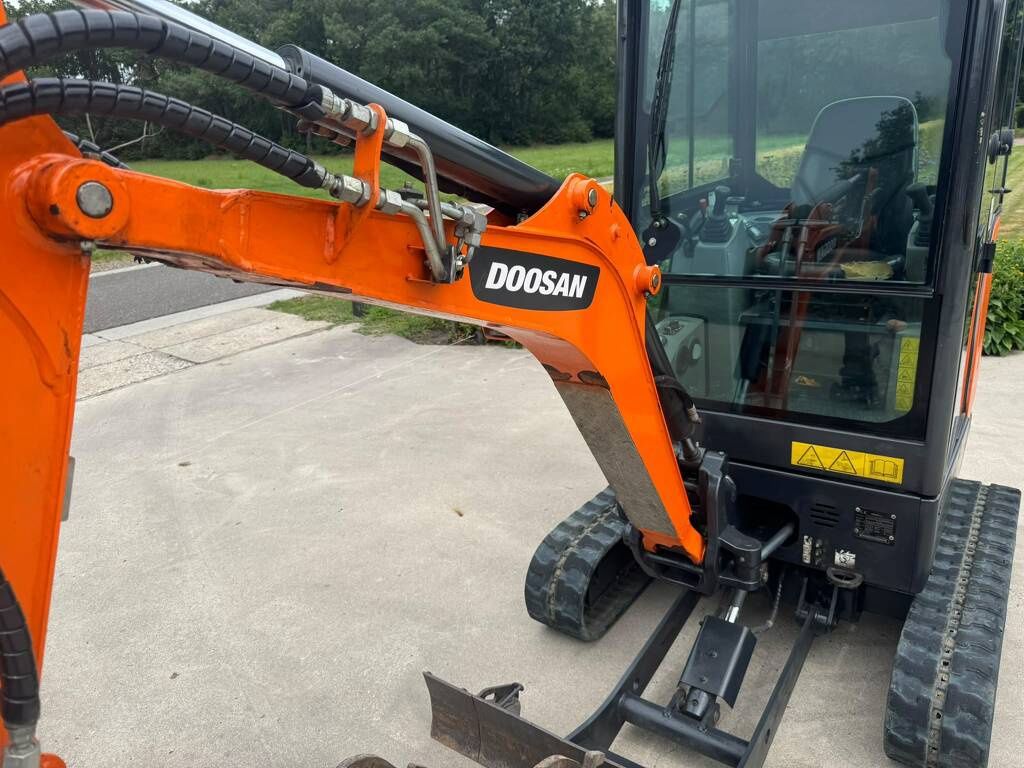 Doosan dx19
