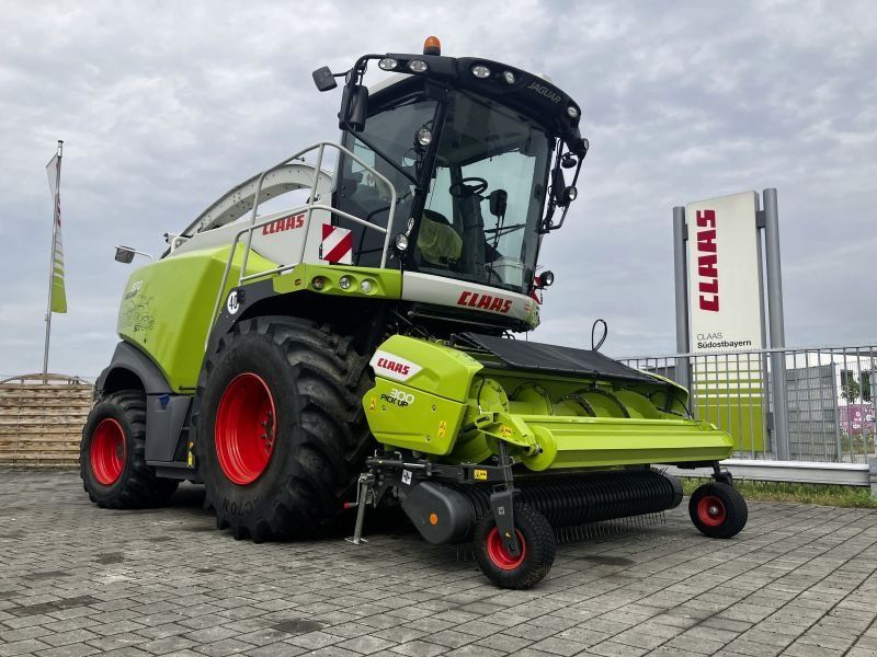 Claas JAGUAR 870 + PICK UP 300