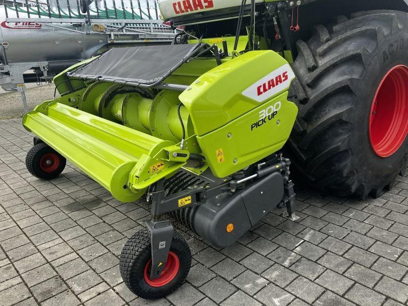 Claas JAGUAR 870 + PICK UP 300