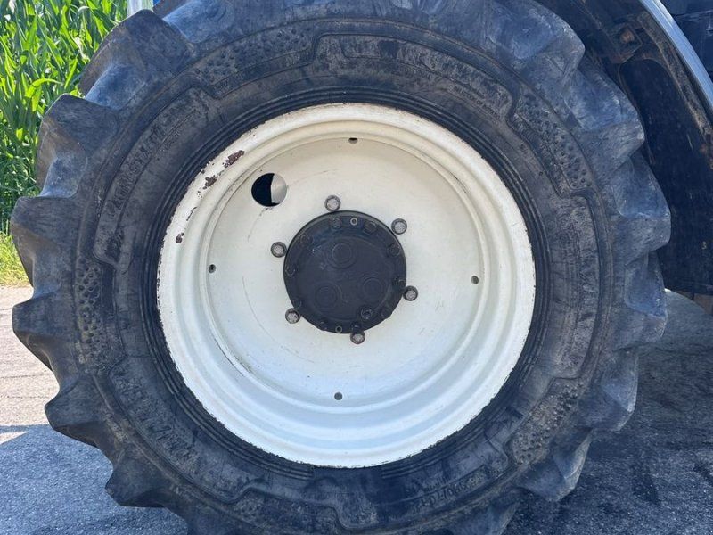 New Holland T 5.95