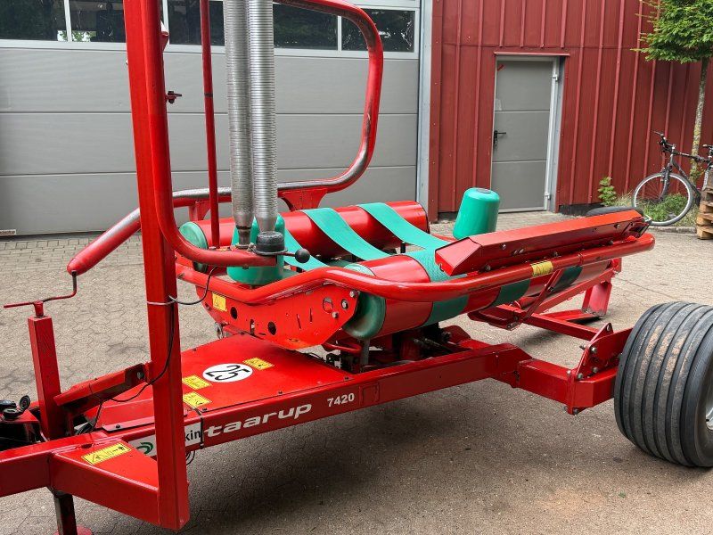 Kverneland Taarup 7420