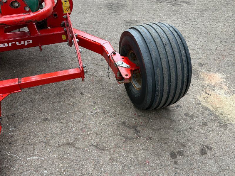Kverneland Taarup 7420