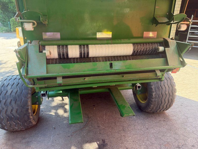 John Deere 592 HiFlow CoverEdge