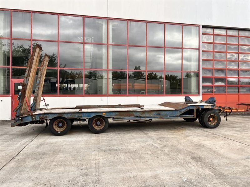 Müller Mitteltal T3 3 Achs Tieflader mit ABS