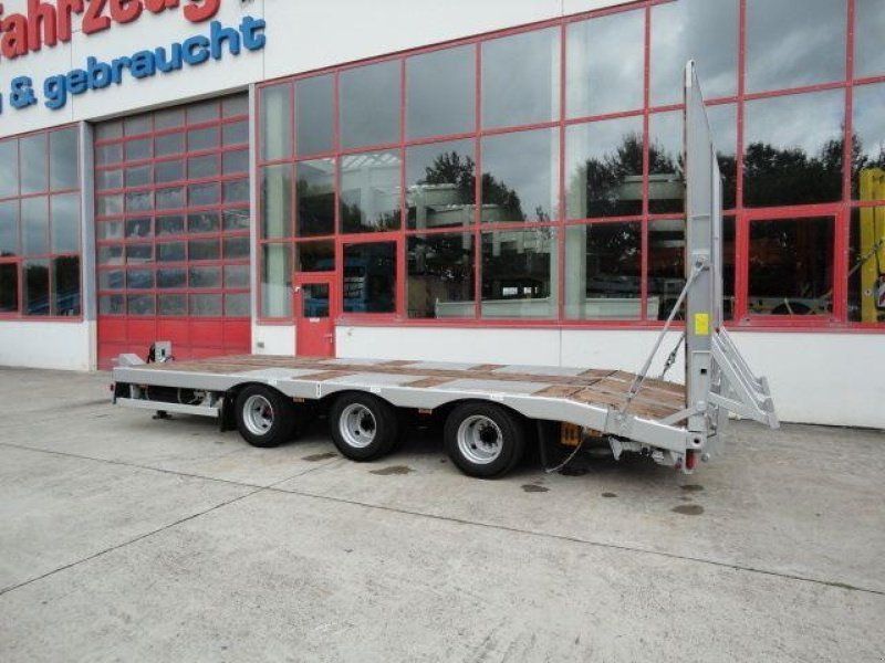 Möslein TT 31 31 t GG Tridem- Tieflader 3 AchsNeufahrzeug