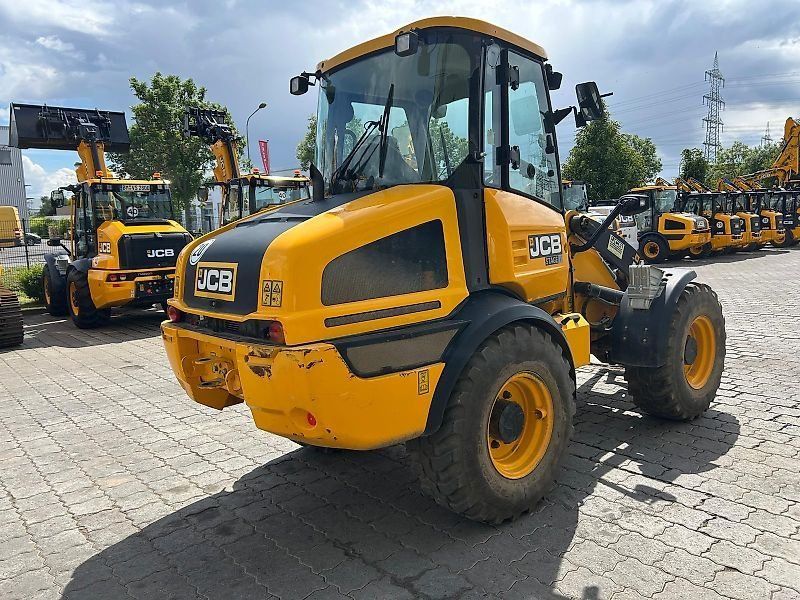 JCB 409