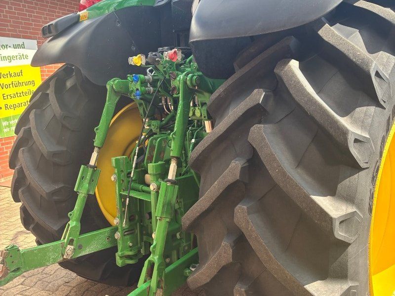 John Deere 6175M