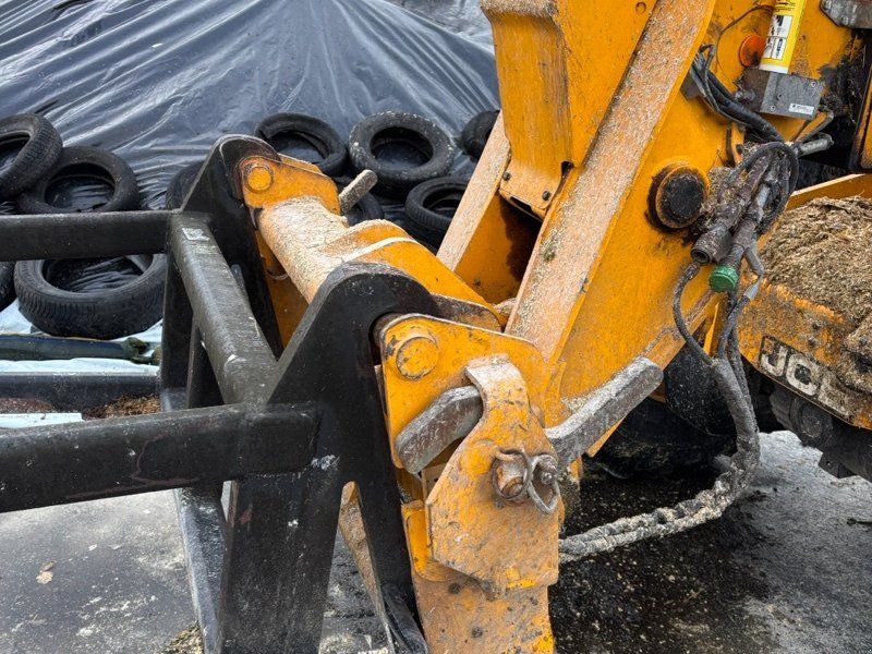 JCB 560-80