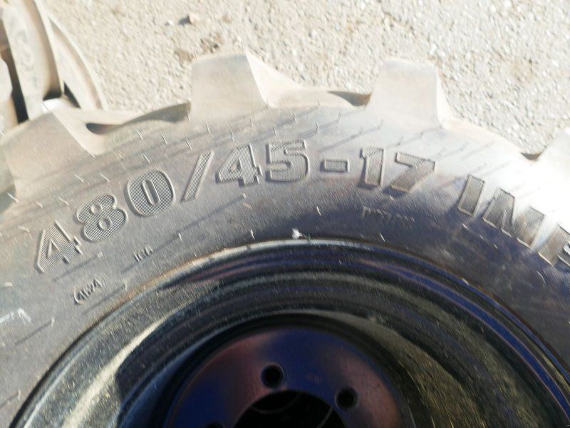 Giant 480/45R17