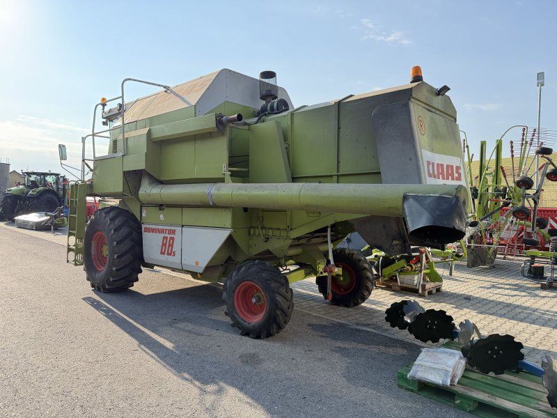 Claas Dominator 88s + Schneidwerk C450