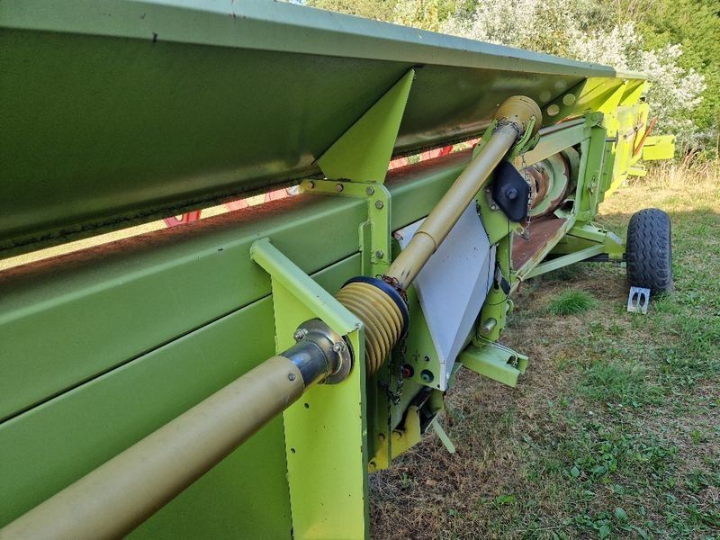 Claas V900