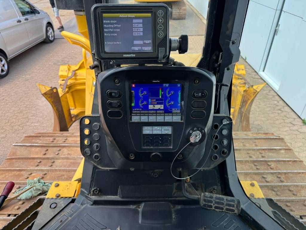 Komatsu D61PXi-24 - GPS System / Folding Blade