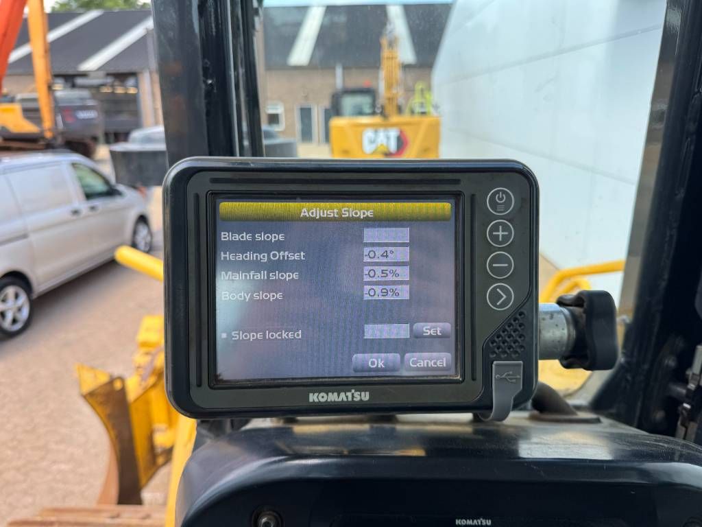 Komatsu D61PXi-24 - GPS System / Folding Blade