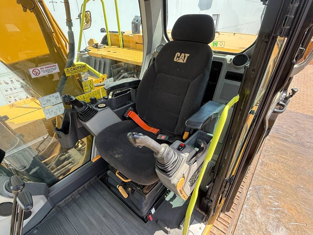 CAT 313GC - 360&deg; Camera / Hammer lines