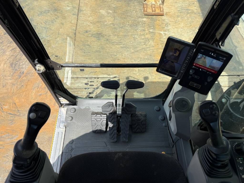 CAT 313GC - 360&deg; Camera / Hammer lines