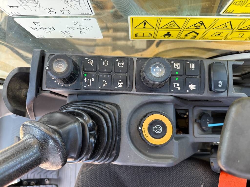 CAT 313GC - 360&deg; Camera / Hammer lines