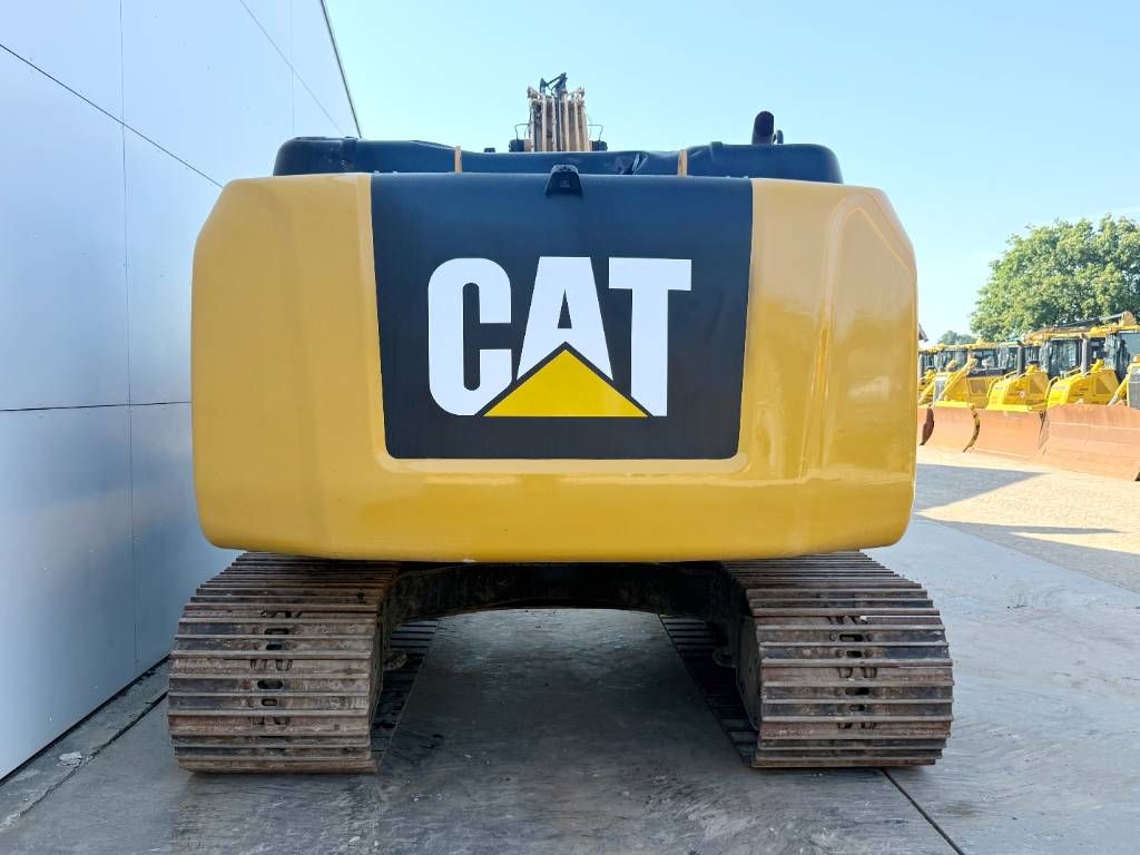 CAT 323FL - New Bucket / Hammer Lines / Camera