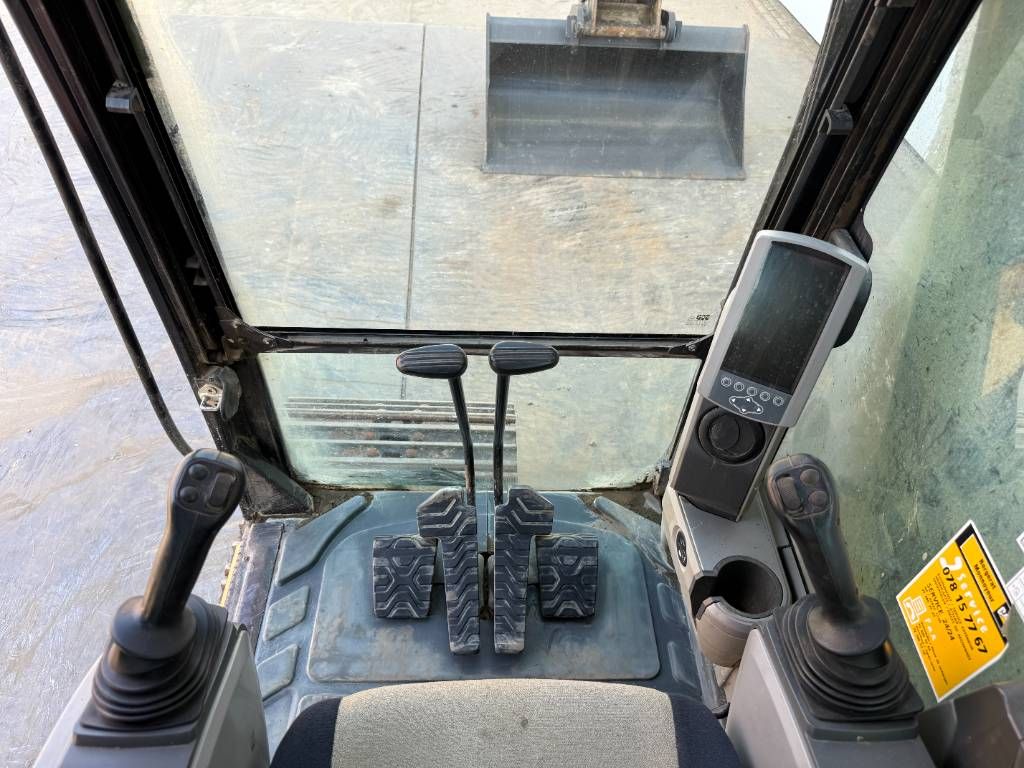 CAT 323FL - New Bucket / Hammer Lines / Camera