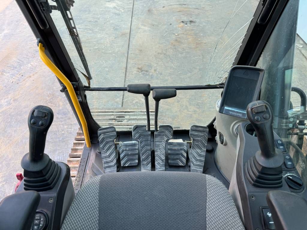 Volvo EC180DL - Triple Boom / Hammer Lines