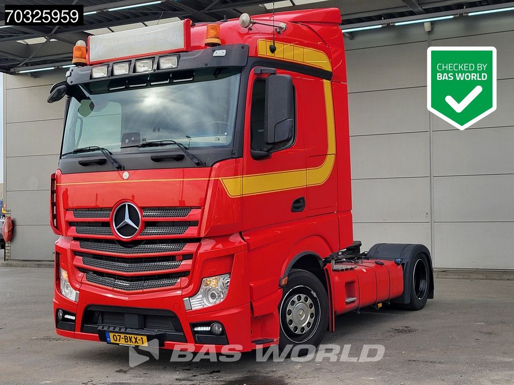 Mercedes Actros Actros 1842 4X2 StreamSpace Mega NL-Truck 2x Tanks Hebesattel Standklima ACC Navi