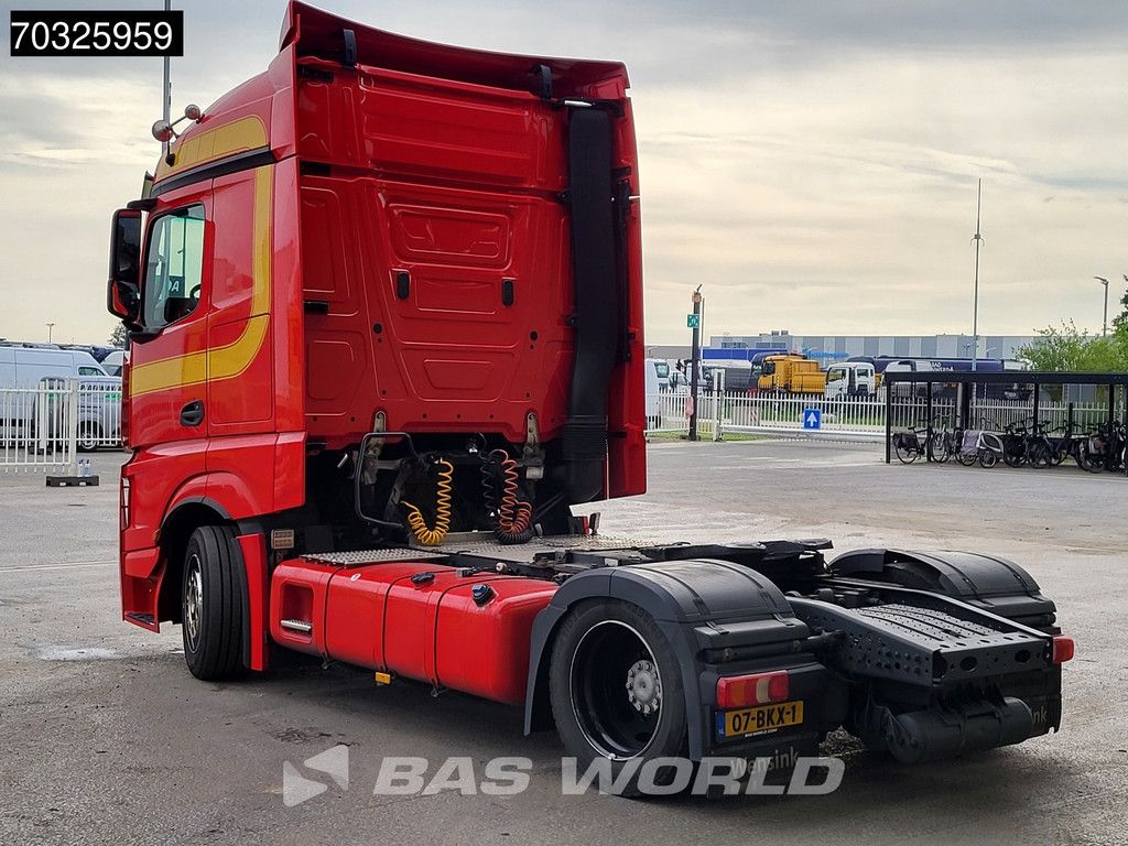 Mercedes Actros Actros 1842 4X2 StreamSpace Mega NL-Truck 2x Tanks Hebesattel Standklima ACC Navi