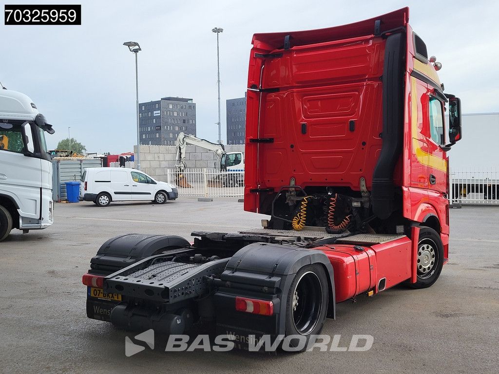 Mercedes Actros Actros 1842 4X2 StreamSpace Mega NL-Truck 2x Tanks Hebesattel Standklima ACC Navi