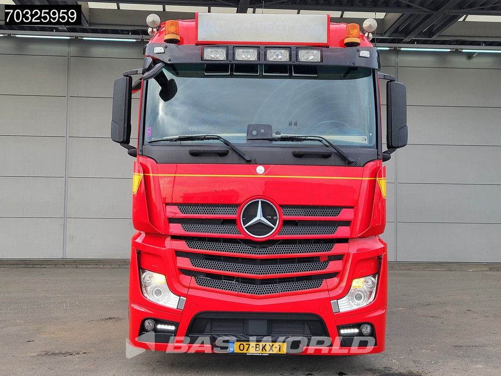 Mercedes Actros Actros 1842 4X2 StreamSpace Mega NL-Truck 2x Tanks Hebesattel Standklima ACC Navi