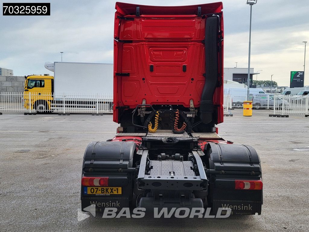Mercedes Actros Actros 1842 4X2 StreamSpace Mega NL-Truck 2x Tanks Hebesattel Standklima ACC Navi