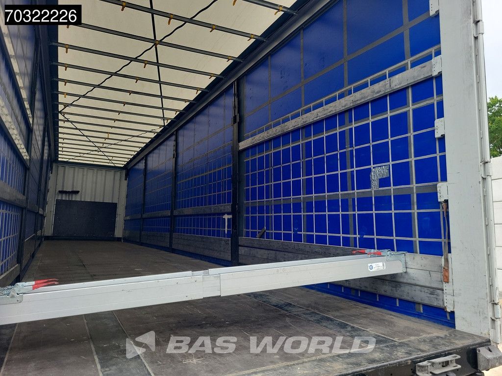 Krone SD Lift Axle Palletkist Anti Vandalism Sliding Roof