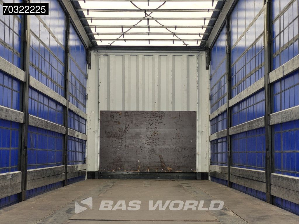 Krone SD Lift Axle Palletkist Anti Vandalism Sliding Roof