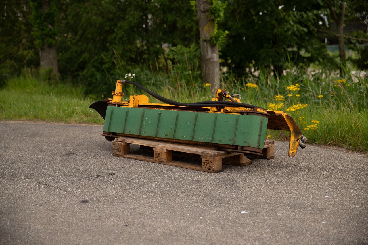 Herder MBK 135 maaiarm maaikorfarm Mähausleger
