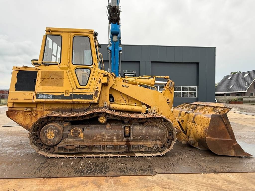 CAT 963