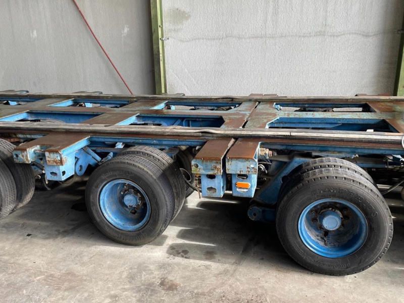 Nicolas 400-metric-ton SPMT Modular Hydraulic Trailer