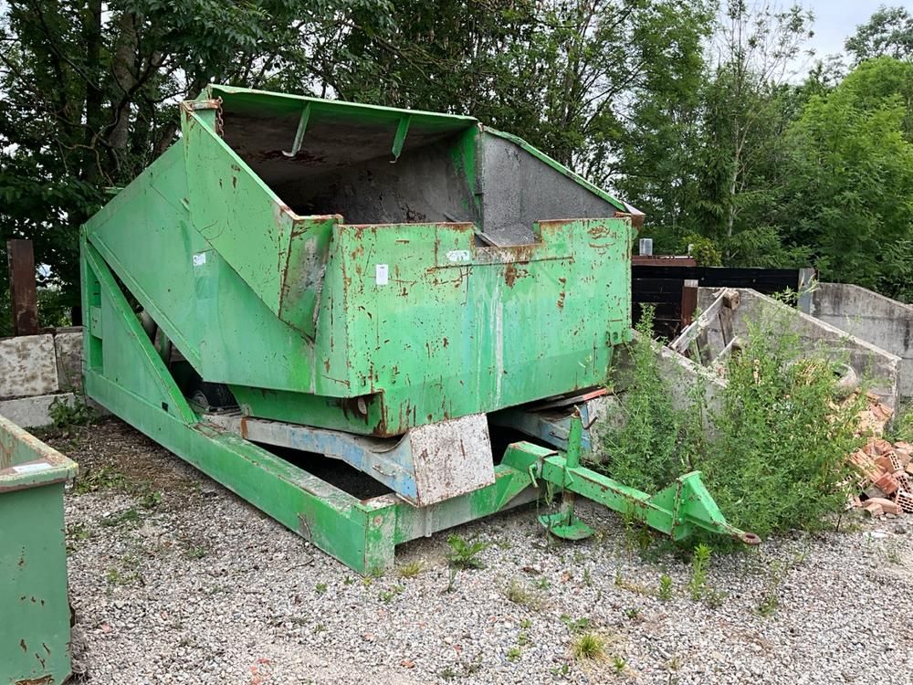UG 10 dumper trailer