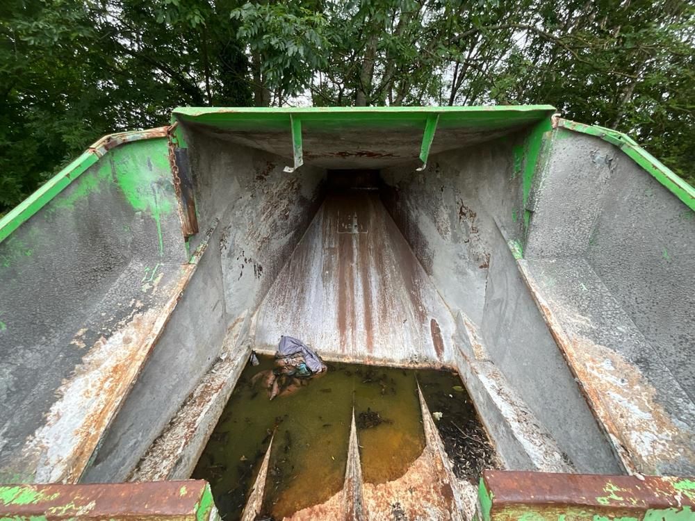 UG 10 dumper trailer