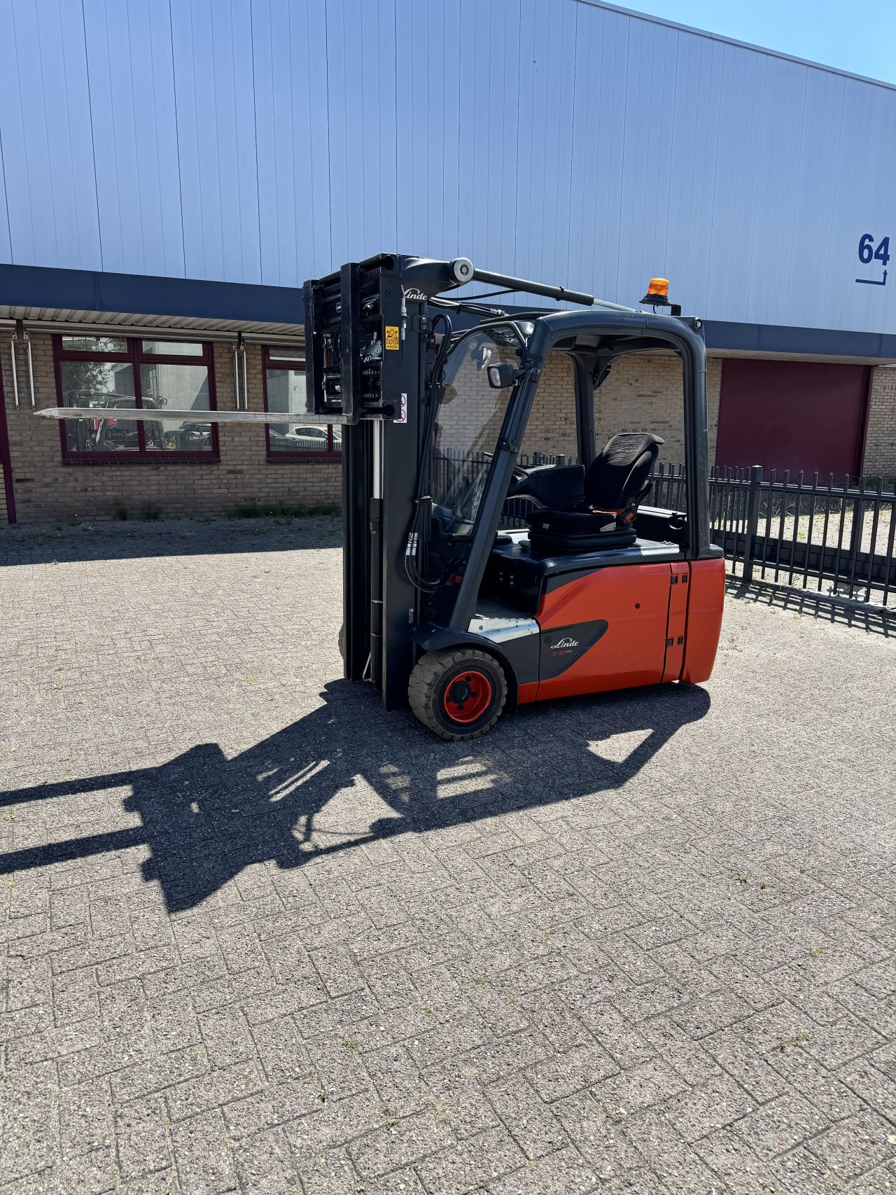 Linde E18 L-02 Bj 2020!! vorkenversteller freelift