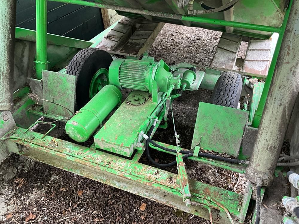 UG 10 dumper trailer