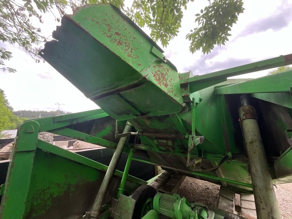 UG 10 dumper trailer