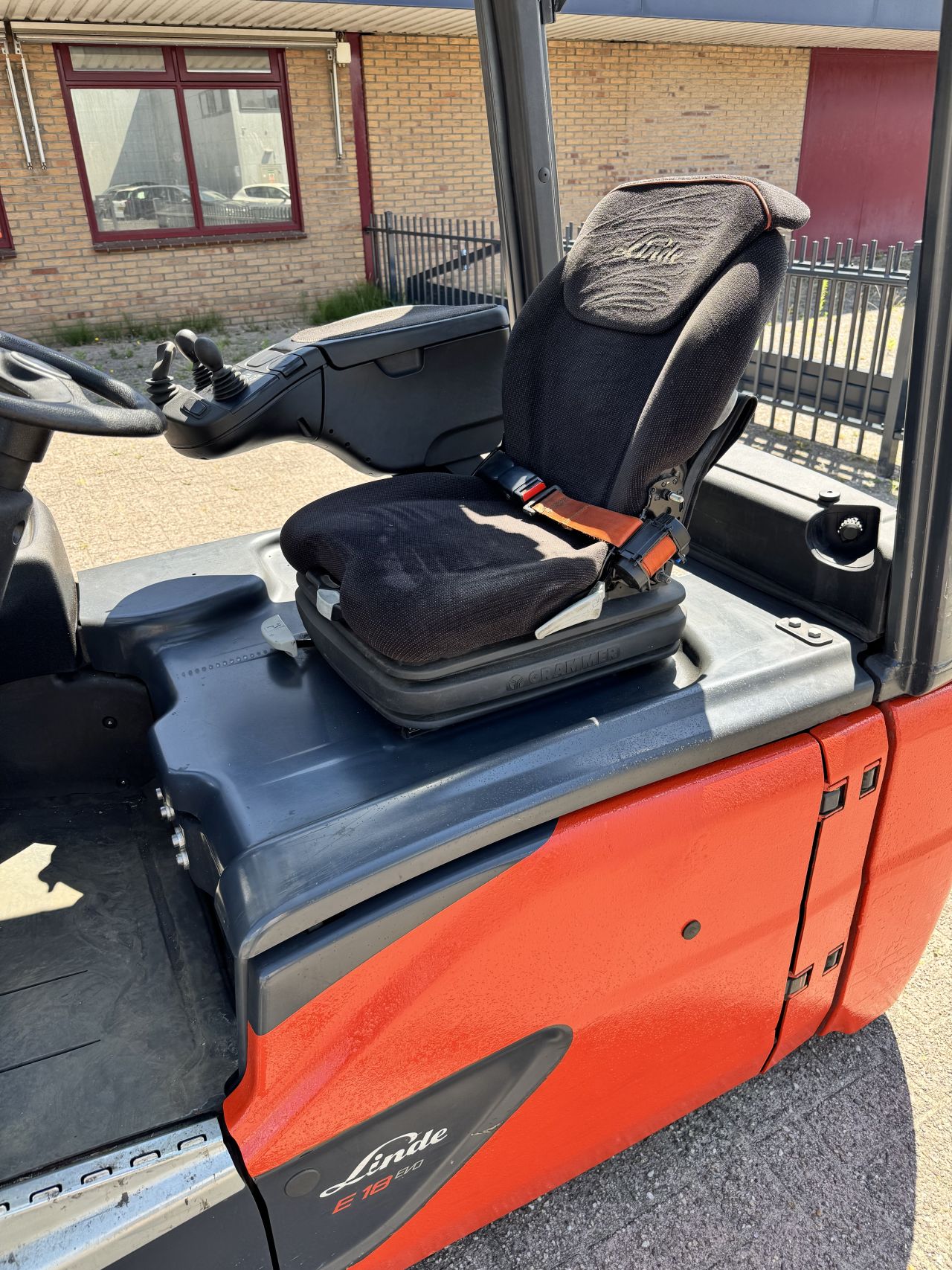 Linde E18 L-02 Bj 2020!! vorkenversteller freelift