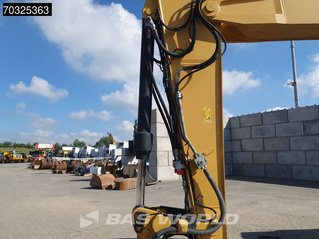 Caterpillar M320 F