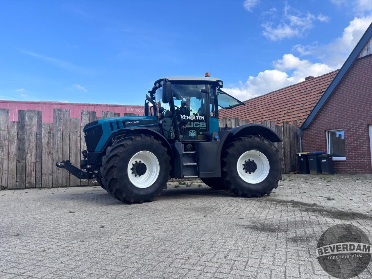 JCB Fastrac 4220 25 YEARS EDTION