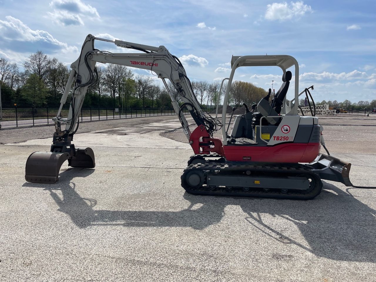 Takeuchi TB250E Electric