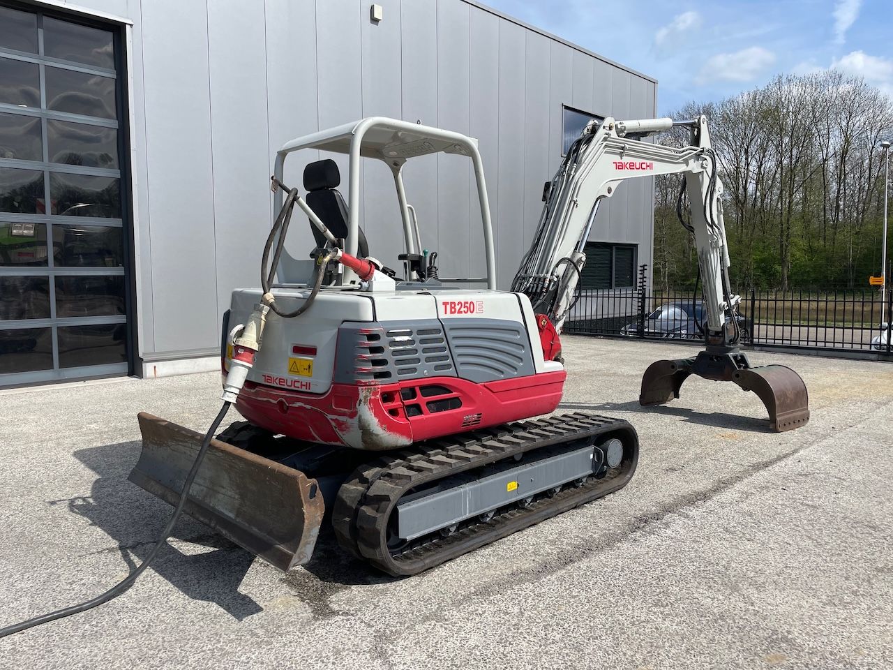 Takeuchi TB250E Electric