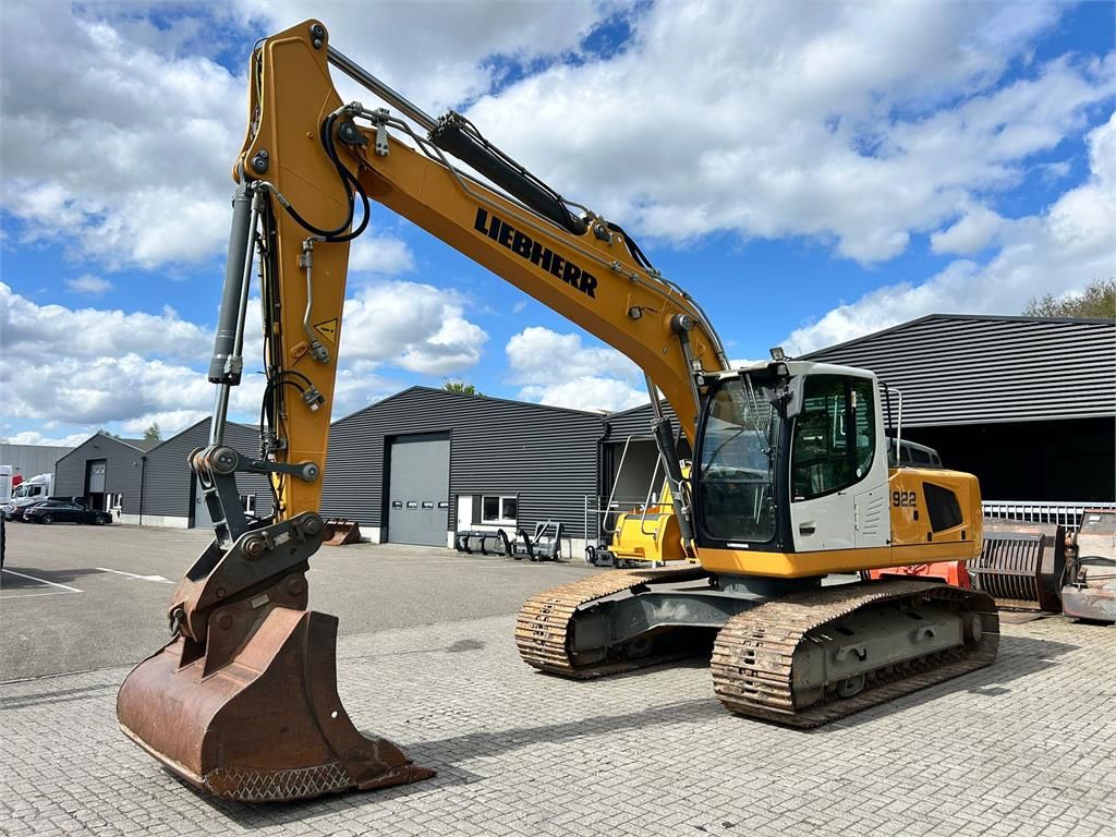 Liebherr R922