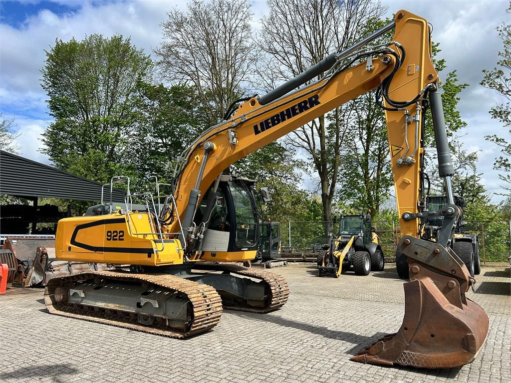 Liebherr R922