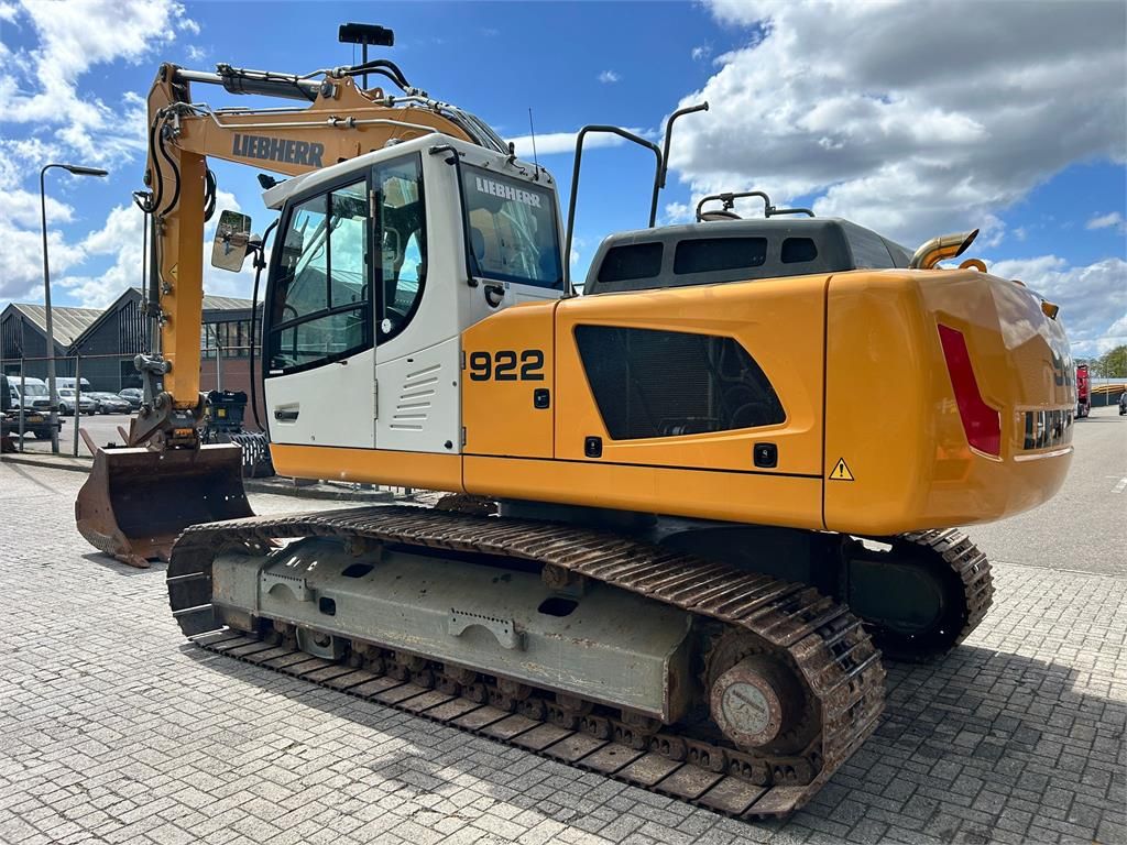 Liebherr R922