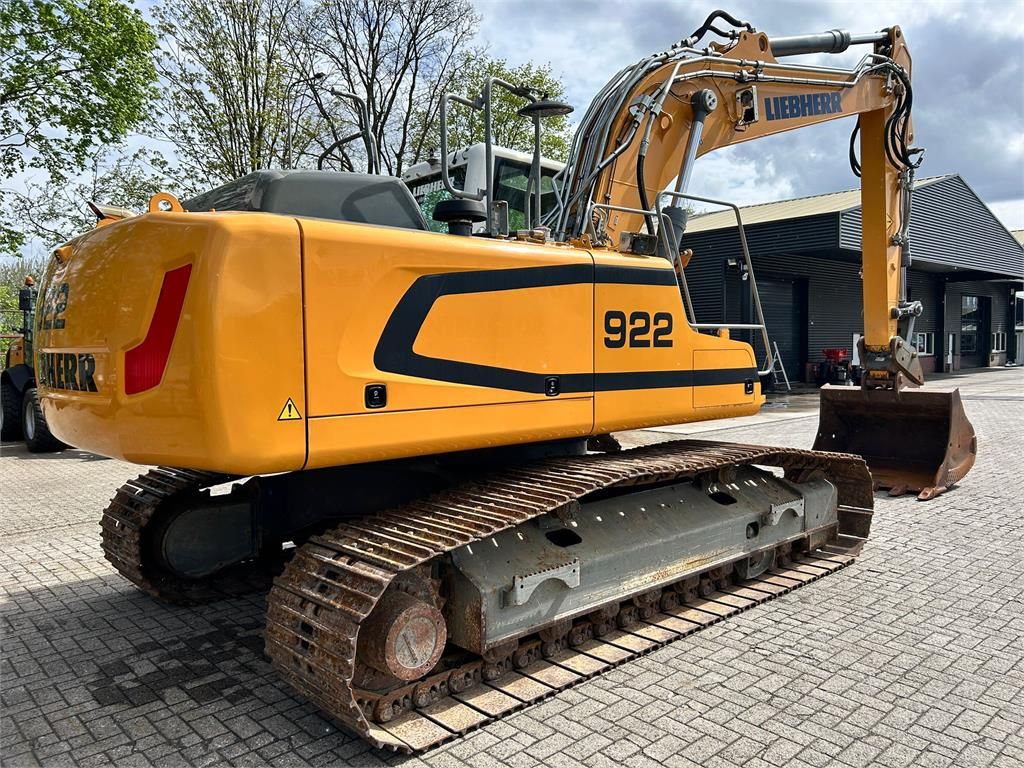 Liebherr R922