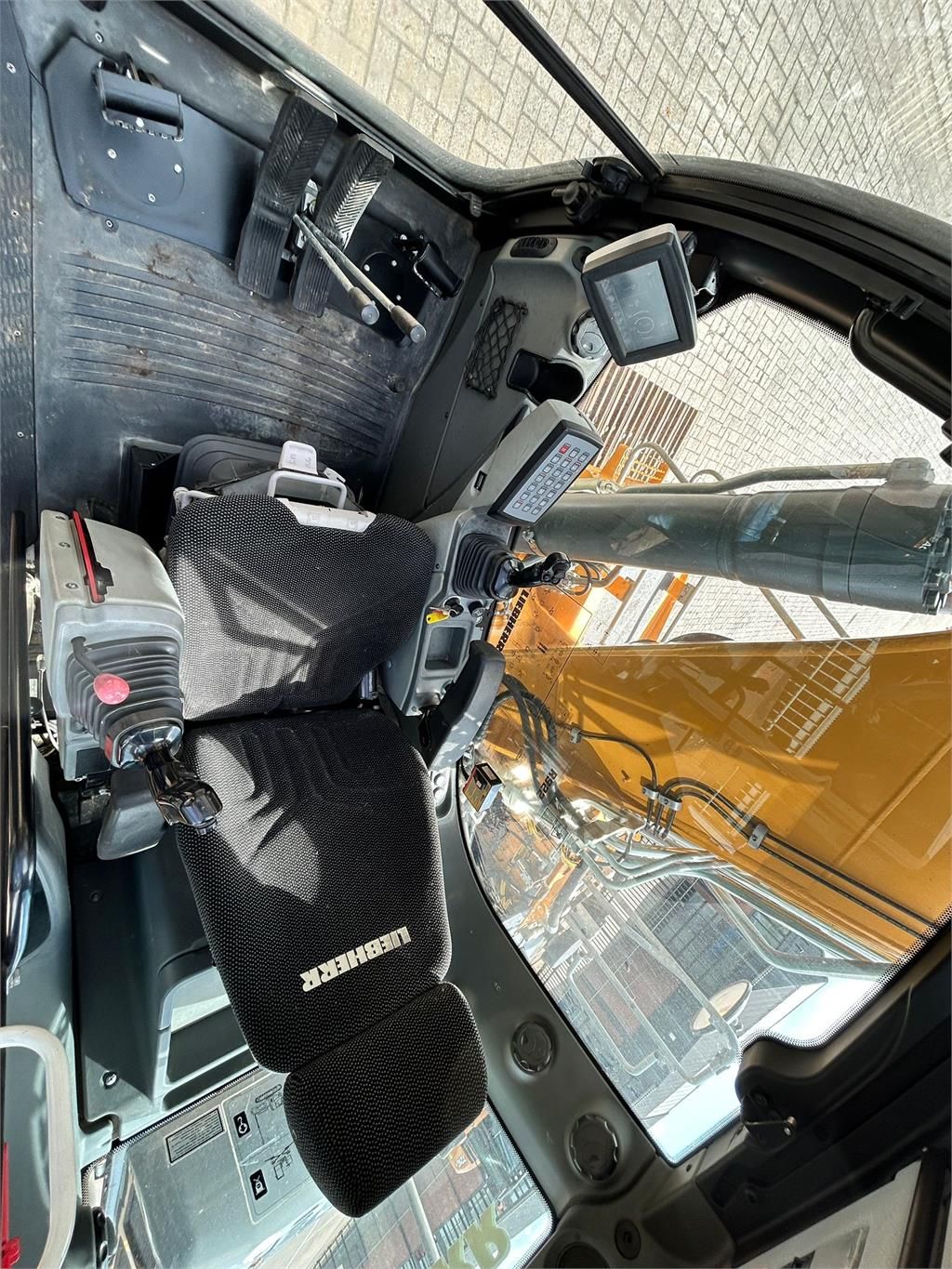 Liebherr R922